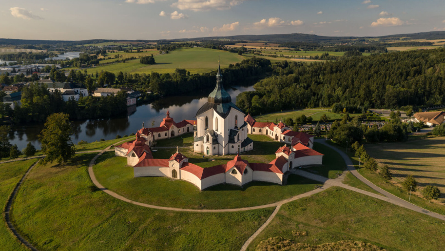 Velkopáteční křížová cesta na Zelené hoře s mučedníky Bulou a Drbolou